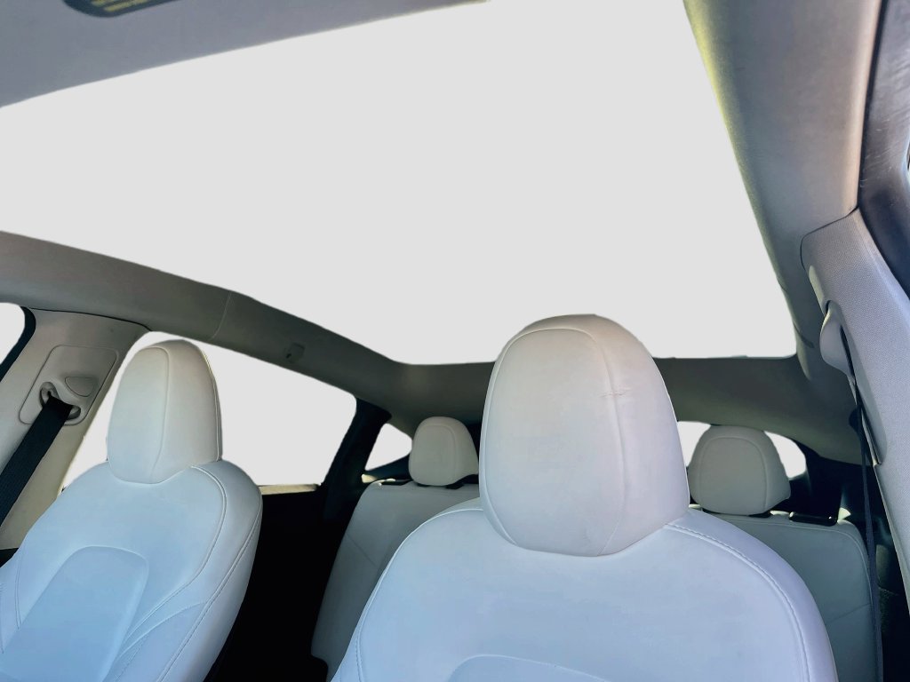Used 2025 Tesla Model Y Long Range RWD image 22