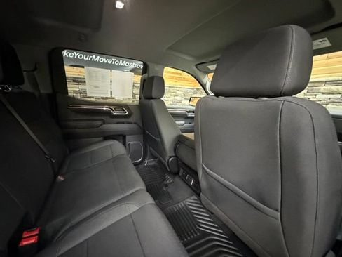 Used 2023 Chevrolet Silverado 1500 LT AWD/4WD image 33