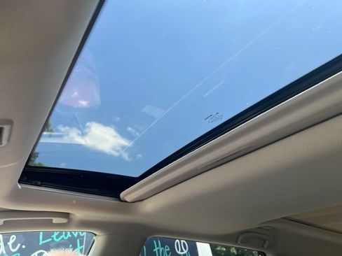 Used 2019 Nissan Pathfinder SL FWD image 38