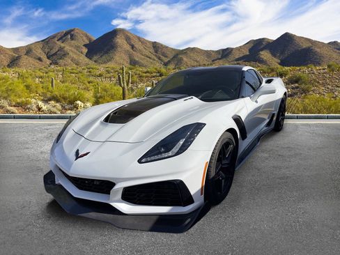 Used 2019 Chevrolet Corvette ZR1 RWD image 13
