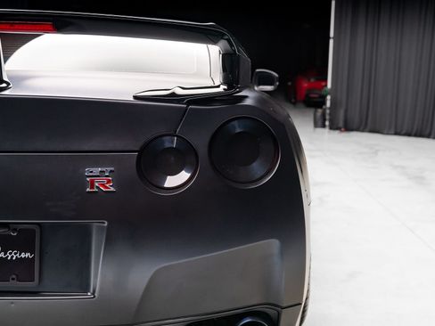 Used 2009 Nissan GT-R Premium AWD/4WD image 32