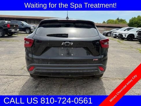 Certified 2025 Chevrolet Trax RS w/ Driver Confidence Package FWD image 2