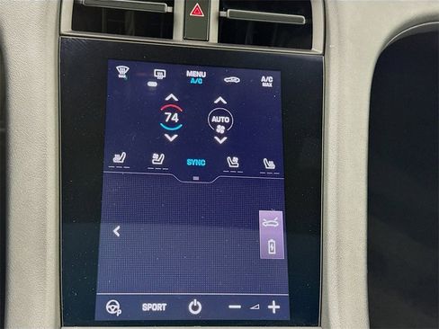 Used 2022 Porsche Taycan image 22