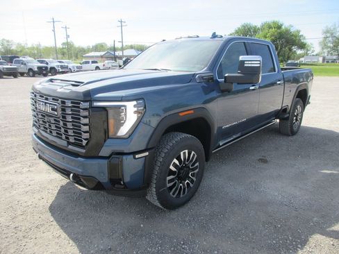 New 2026 GMC Sierra 3500 Denali Ultimate AWD/4WD image 10