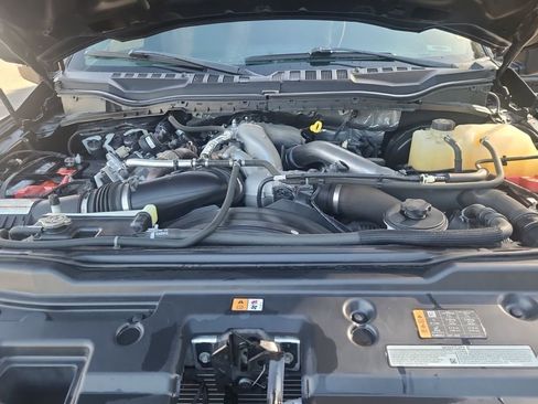 Used 2022 Ford F250 XLT w/ Black Appearance Package image 8