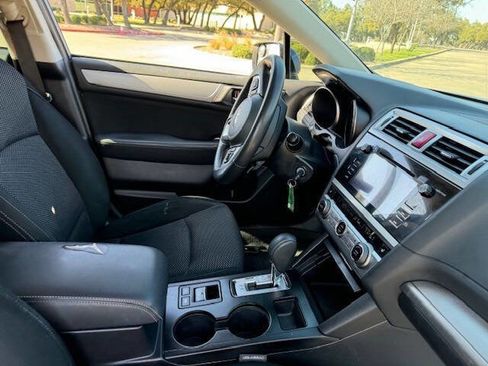 Used 2017 Subaru Outback 2.5i Premium AWD/4WD image 24
