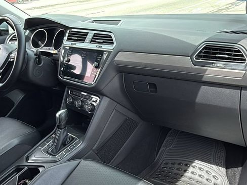 Used 2019 Volkswagen Tiguan SE FWD image 42