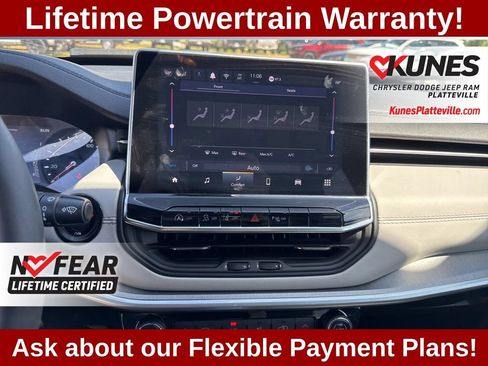 Used 2026 Jeep Compass Limited AWD/4WD image 15