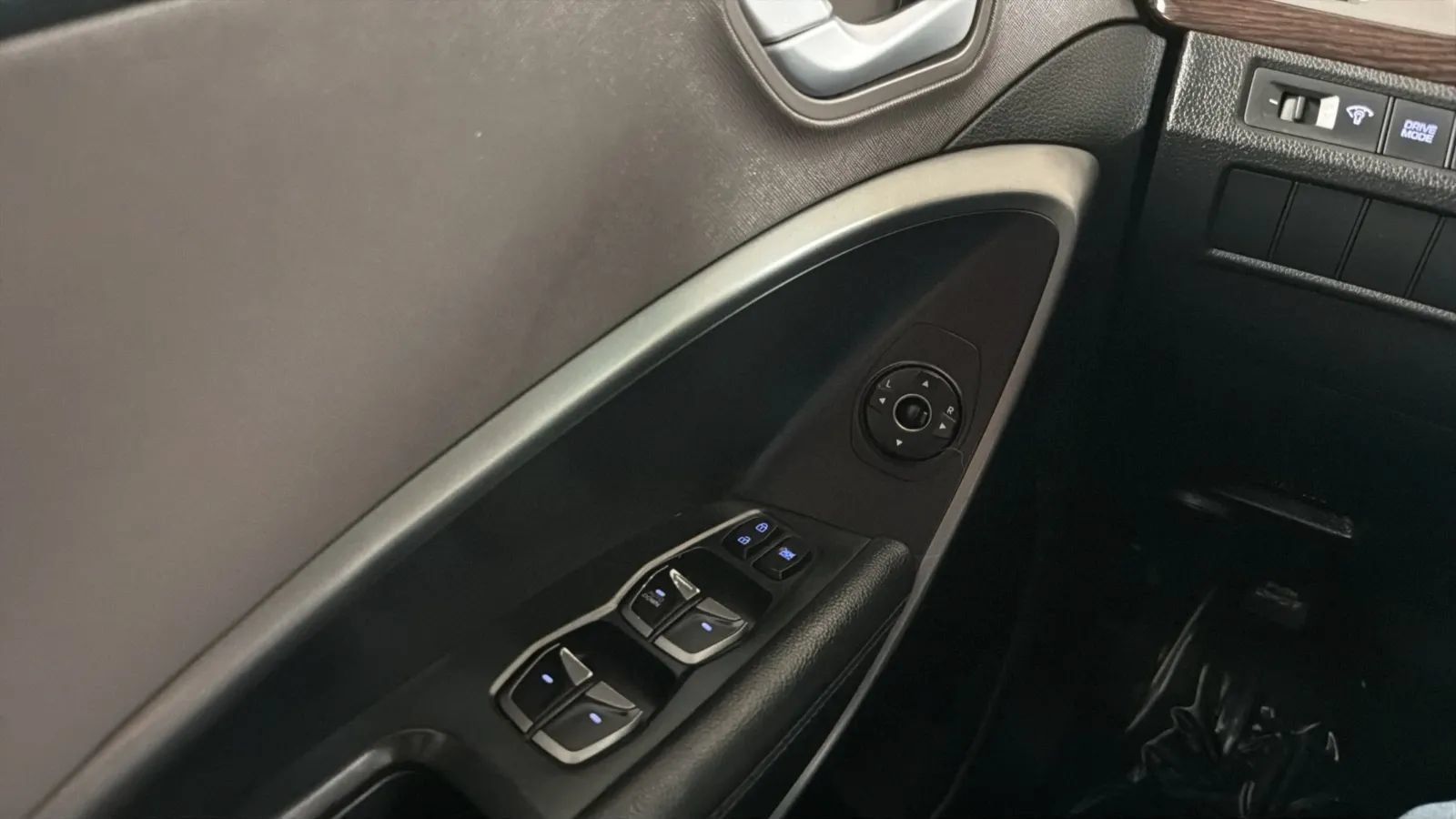 Used 2018 Hyundai Santa Fe Sport FWD image 15
