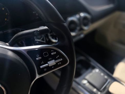 Used 2023 Mercedes-Benz GLA 250 4MATIC image 18