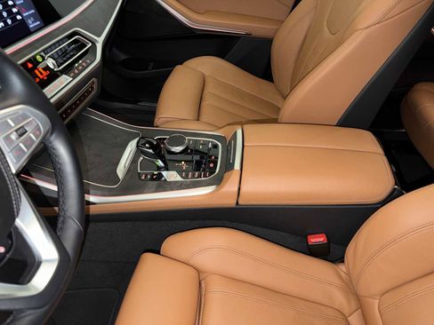 Certified 2022 BMW X7 xDrive40i w/ Premium Package image 19