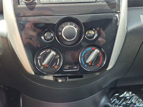 Used 2018 Nissan Versa SV w/ SV Special Edition Package FWD image 20
