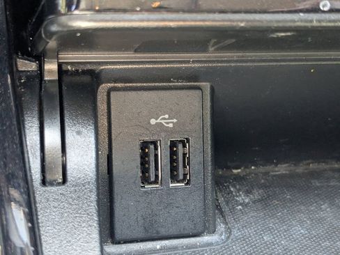 Used 2018 INFINITI QX30 image 9