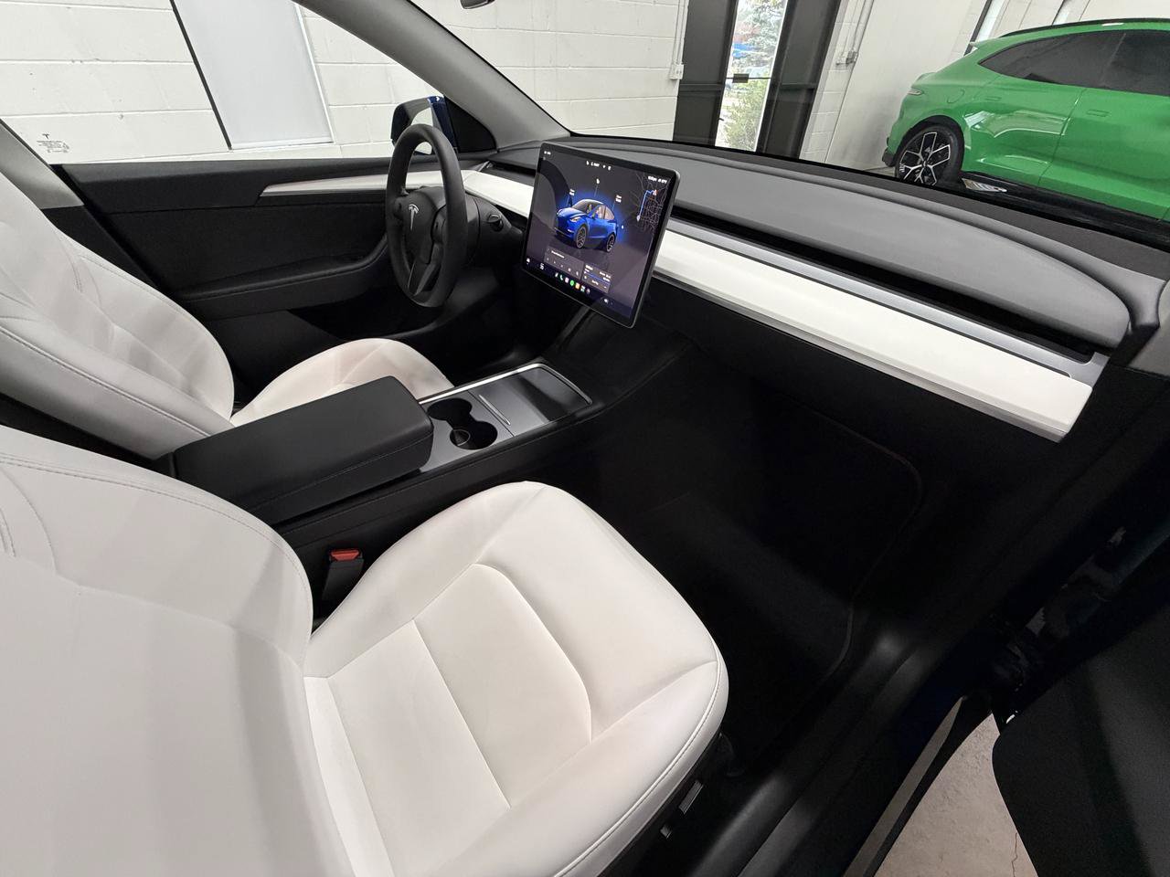 Used 2023 Tesla Model Y Performance AWD/4WD image 17