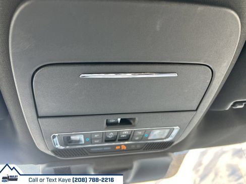 Used 2025 Ford F150 Lariat AWD/4WD image 37