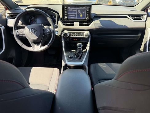 Used 2021 Toyota RAV4 SE w/ Weather & Moonroof Package image 8