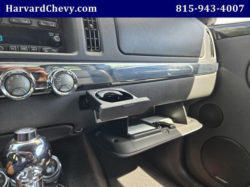 Used 2006 Chevrolet SSR w/ Preferred Equipment Group RWD image 13