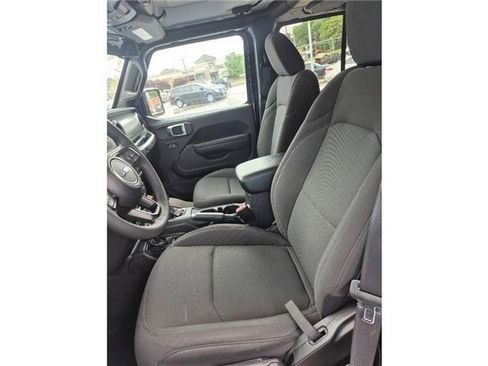 Used 2023 Jeep Wrangler Unlimited AWD/4WD image 14