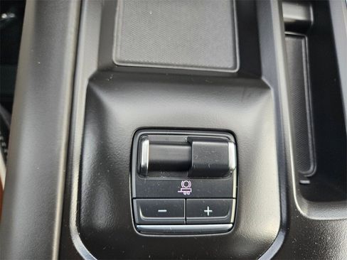 Used 2024 GMC Sierra 2500 Denali Ultimate w/ Max Trailering Package image 18