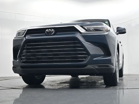 Used 2026 Toyota Grand Highlander XLE image 47