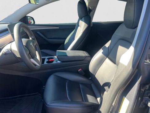 Used 2023 Tesla Model Y Long Range image 16