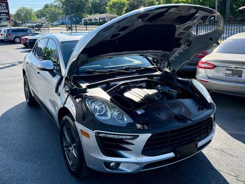 Used 2017 Porsche Macan AWD/4WD image 5