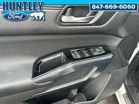 Used 2023 Nissan Pathfinder SL w/ Lighting Package (N92) AWD/4WD image 20