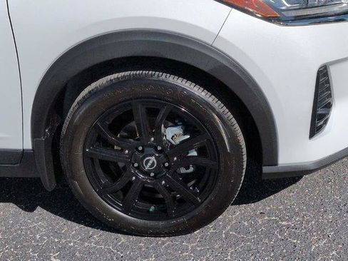 Certified 2023 Nissan Kicks SR w/ SR Premium Package FWD image 11