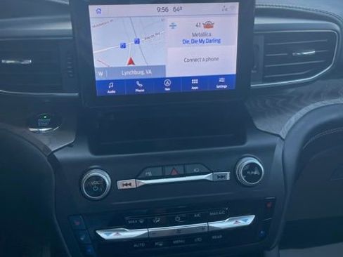 Used 2020 Ford Explorer Platinum image 11