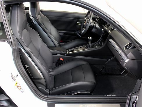 Used 2024 Porsche 718 Cayman image 22