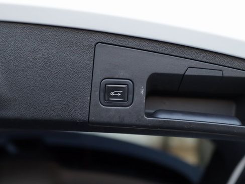 Used 2023 Cadillac XT4 Sport image 29