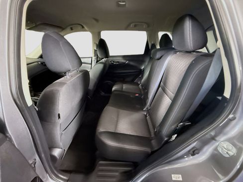 Used 2019 Nissan Rogue SV w/ Premium Package FWD image 25