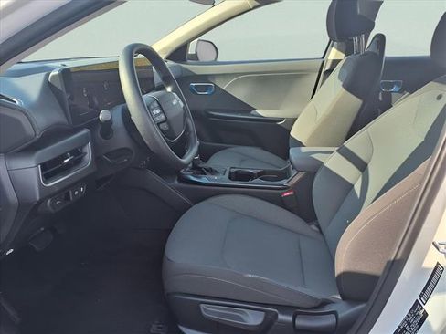 New 2025 Kia K4 LXS image 19
