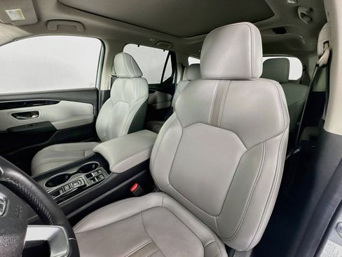 Certified 2025 Honda Pilot Touring image 22
