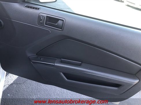 Used 2014 Ford Mustang Convertible RWD image 20