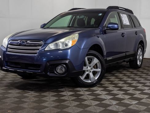 Used 2013 Subaru Outback 2.5i Premium AWD/4WD image 2