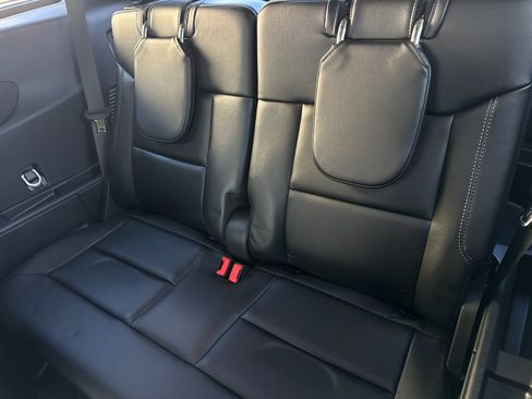 Used 2024 Ford Explorer Limited w/ Equipment Group 301A image 17