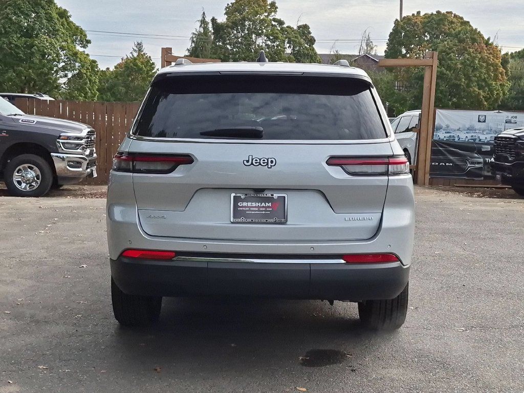 Certified 2025 Jeep Grand Cherokee L Laredo w/ Luxury Tech Group I AWD/4WD image 6