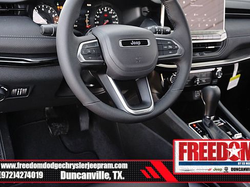 New 2026 Jeep Compass Latitude image 25