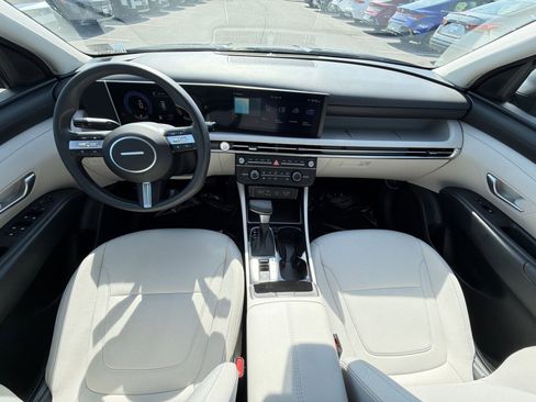 Used 2025 Hyundai Tucson SE FWD image 23