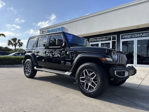 Used 2024 Jeep Wrangler Sahara image 23