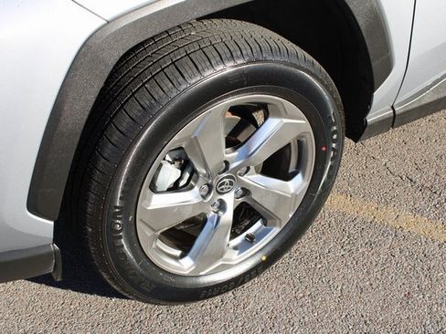 Used 2020 Toyota RAV4 Limited image 14