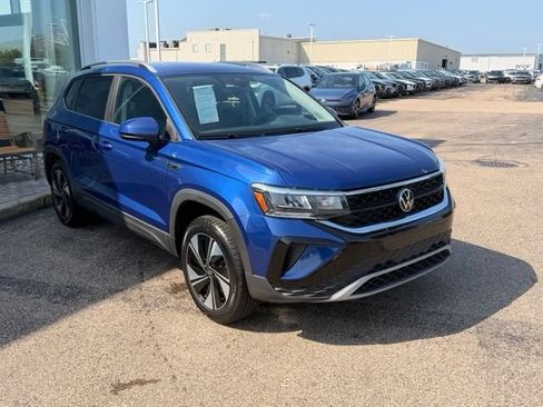 Certified 2024 Volkswagen Taos SE AWD/4WD image 8