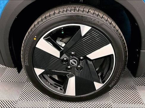 New 2025 Nissan Kicks SR w/ SR Premium Package AWD/4WD image 12