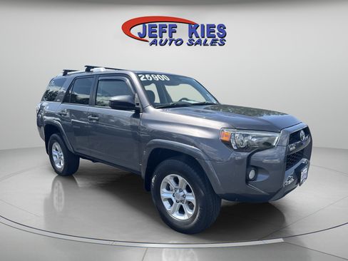 Used 2016 Toyota 4Runner SR5 AWD/4WD image 3