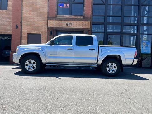 Used 2010 Toyota Tacoma 4x4 Double Cab image 4