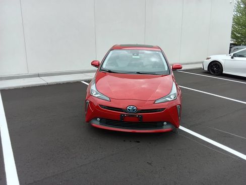 Used 2022 Toyota Prius XLE w/ Advanced Technology Package FWD image 4