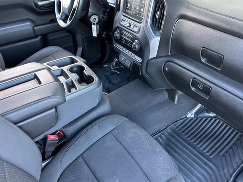Used 2019 Chevrolet Silverado 1500 Custom w/ Custom Value Package image 12