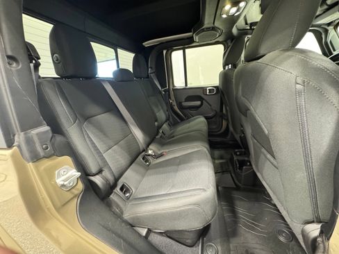 Used 2020 Jeep Gladiator Sport AWD/4WD image 27
