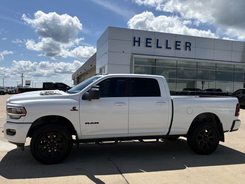 Used 2024 RAM 2500 Laramie w/ Night Edition AWD/4WD image 3